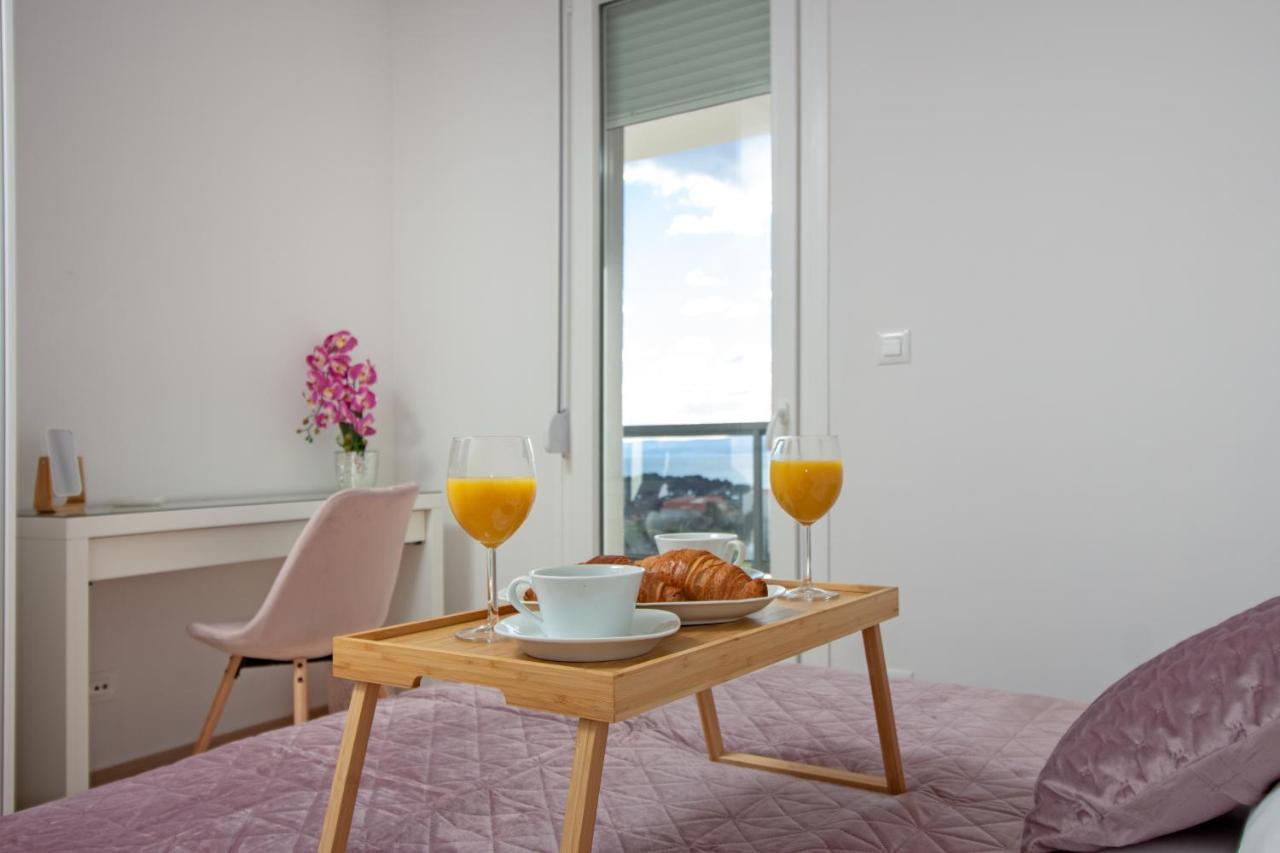 Sky Di Mare - Free Private Garage Apartment Split Exterior photo